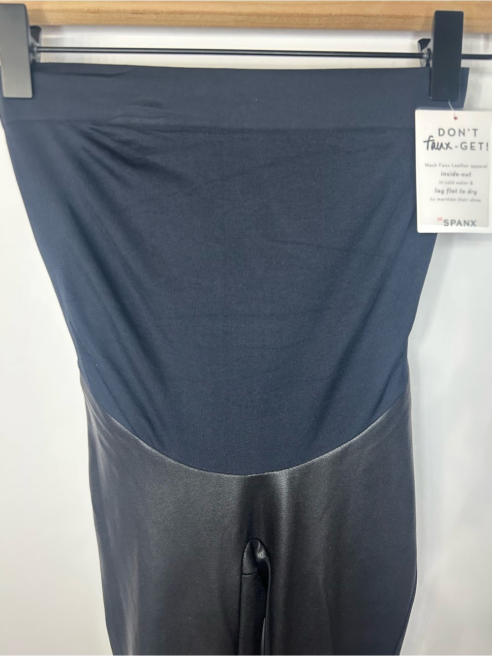 *NWT* SPANX Women’s Mama Maternity Black Faux Leather Leggings, Size XS - Picture 6 of 15